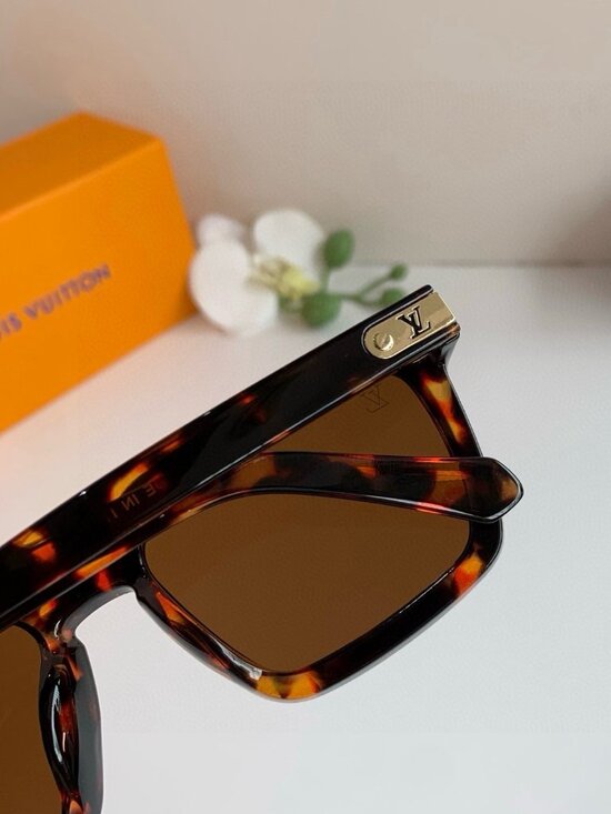 Louis Vuitton Style Tortoise Shell Square Sunglasses main image 8